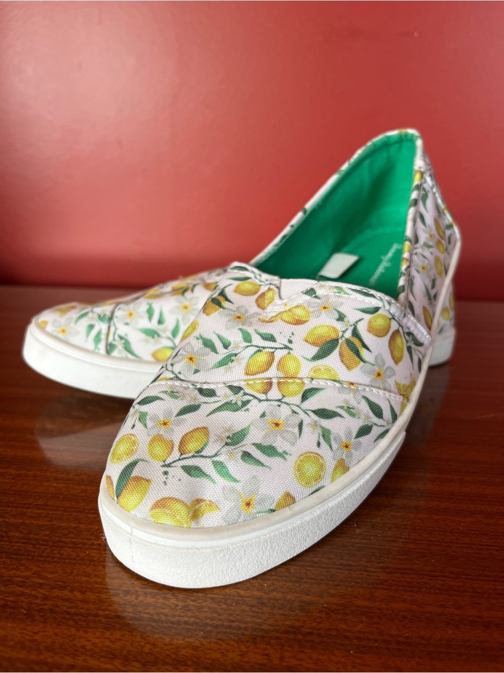 New Tommy Bahama Slip-On Canvas Sneakers in Lemon Print